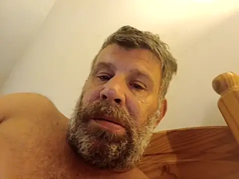 stud2512 online show from May 27, 2026, 5:04 am
