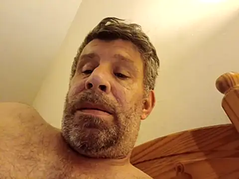 stud2512 online show from April 24, 2026, 11:51 pm