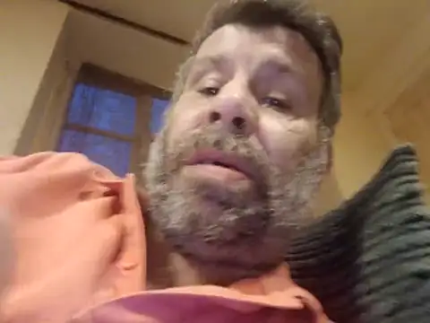 stud2512 online show from April 19, 2026, 7:16 pm