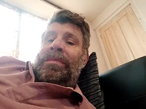 stud2512 online show from April 20, 2026, 3:13 pm