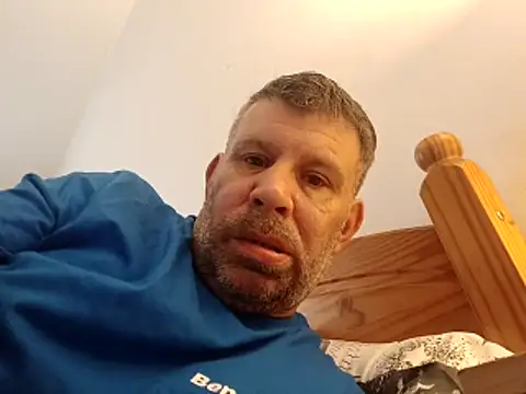 stud2512 online show from May 3, 2026, 8:52 am