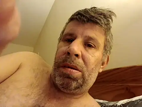 stud2512 online show from April 22, 2026, 10:27 pm