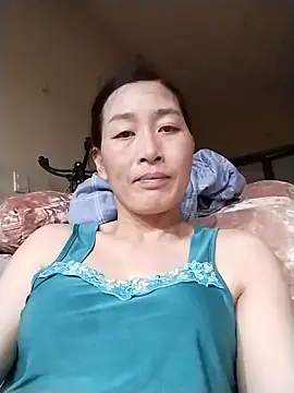 Snapshot of lris-Beauty77 chatting on April 15, 2026, 2:32 pm lris-Beauty77 online show from April 15, 2026, 2:32 pm