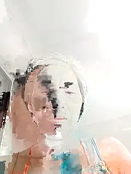 Snapshot of lris-Beauty77 chatting on April 8, 2026, 3:19 am lris-Beauty77 online show from April 8, 2026, 3:19 am