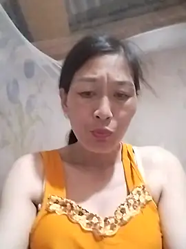 Snapshot of lris-Beauty77 chatting on June 3, 2026, 2:44 pm lris-Beauty77 online show from June 3, 2026, 2:44 pm
