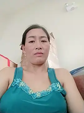 Snapshot of lris-Beauty77 chatting on April 5, 2026, 7:26 am lris-Beauty77 online show from April 5, 2026, 7:26 am