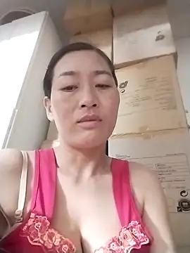 Snapshot of lris-Beauty77 chatting on March 30, 2026, 10:33 pm lris-Beauty77 online show from March 30, 2026, 10:33 pm