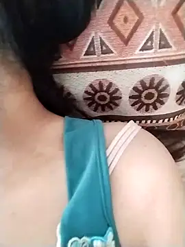 Snapshot of lris-Beauty77 chatting on April 13, 2026, 7:12 am lris-Beauty77 online show from April 13, 2026, 7:12 am