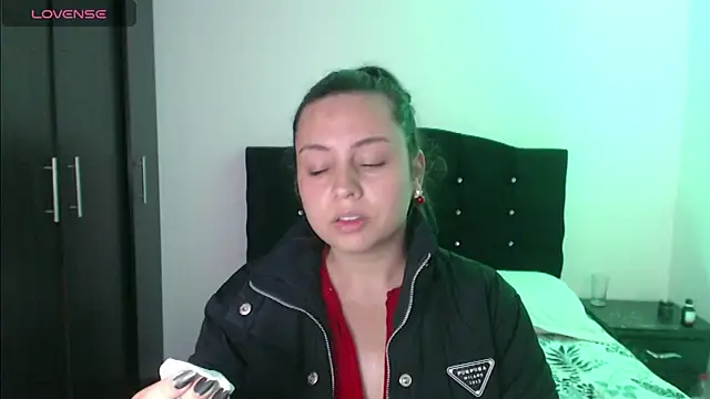 Snapshot of Ana__arms chatting on May 27, 2026, 4:25 pm Ana arms online show from May 27, 2026, 4:25 pm