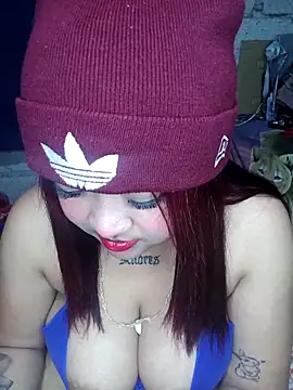 Snapshot of la_rojita chatting on February 28, 2026, 11:48 pm la rojita online show from February 28, 2026, 11:48 pm