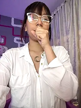 Snapshot of ElowenVirelle chatting on March 2, 2026, 5:08 am ElowenVirelle online show from March 2, 2026, 5:08 am