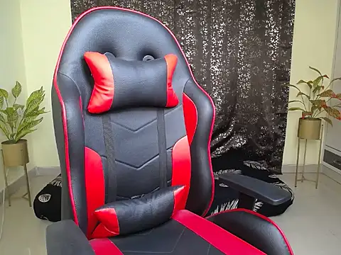 Snapshot of Ishq_Fever chatting on April 10, 2026, 5:03 am Ishq Fever online show from April 10, 2026, 5:03 am