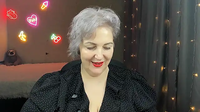 Snapshot of Mary-Leee chatting on March 12, 2026, 6:28 am Mary-Leee online show from March 12, 2026, 6:28 am