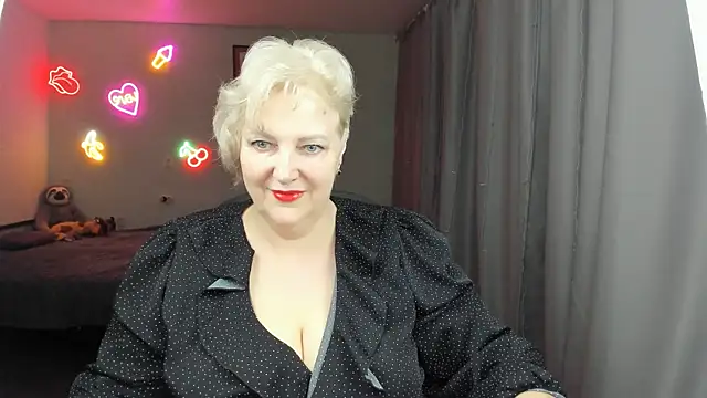 Snapshot of Mary-Leee chatting on May 25, 2026, 6:56 am Mary-Leee online show from May 25, 2026, 6:56 am
