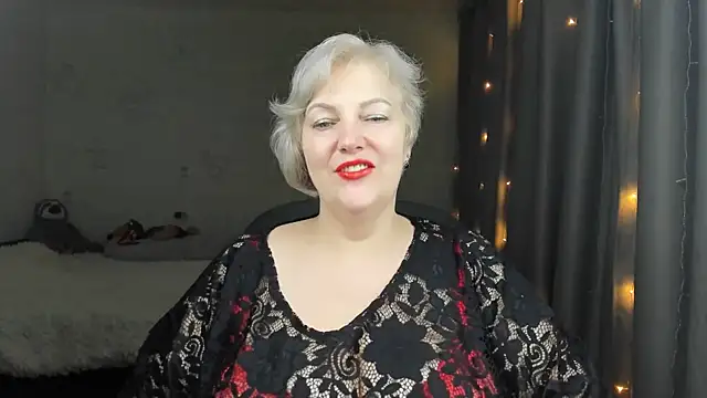 Snapshot of Mary-Leee chatting on April 13, 2026, 5:50 pm Mary-Leee online show from April 13, 2026, 5:50 pm