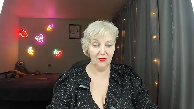 Snapshot of Mary-Leee chatting on May 28, 2026, 6:03 pm Mary-Leee online show from May 28, 2026, 6:03 pm