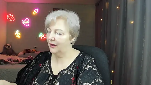 Snapshot of Mary-Leee chatting on April 24, 2026, 5:31 am Mary-Leee online show from April 24, 2026, 5:31 am
