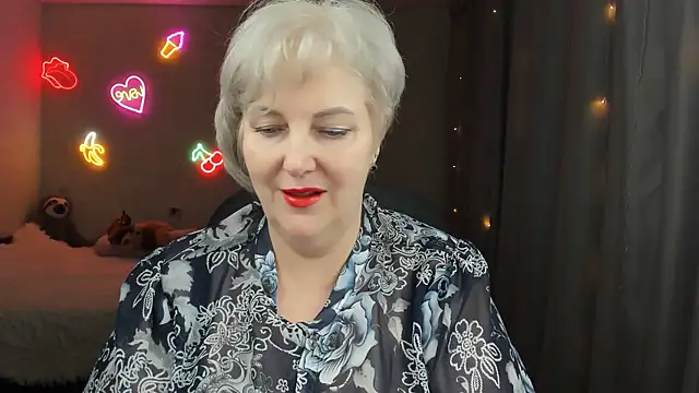 Snapshot of Mary-Leee chatting on April 5, 2026, 1:29 pm Mary-Leee online show from April 5, 2026, 1:29 pm