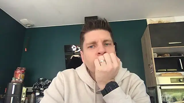 Snapshot of Minmoi1984 chatting on February 25, 2026, 8:58 am Minmoi1984 online show from February 25, 2026, 8:58 am