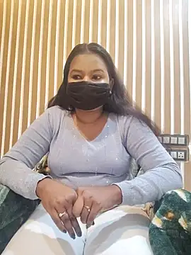 Snapshot of Cutie_bae011 chatting on February 25, 2026, 5:35 pm Cutie bae011 online show from February 25, 2026, 5:35 pm