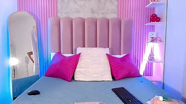 ArianaRougee online show from March 29, 2026, 10:28 am