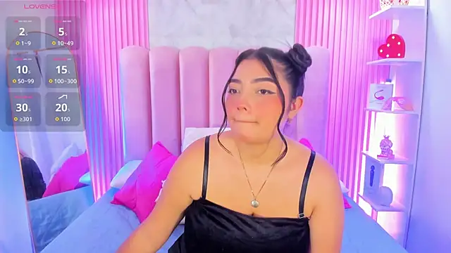 Snapshot of ArianaRougee chatting on June 19, 2026, 4:51 am ArianaRougee online show from June 19, 2026, 4:51 am