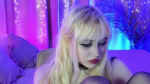 Snapshot of rraffaellka chatting on June 18, 2026, 9:42 pm rraffaellka online show from June 18, 2026, 9:42 pm