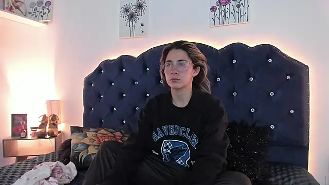 Snapshot of SaraRoadess chatting on February 27, 2026, 9:36 pm SaraRoadess online show from February 27, 2026, 9:36 pm