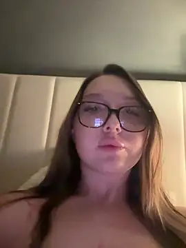 Snapshot of Bellesweett chatting on February 23, 2026, 11:05 pm Bellesweett online show from February 23, 2026, 11:05 pm