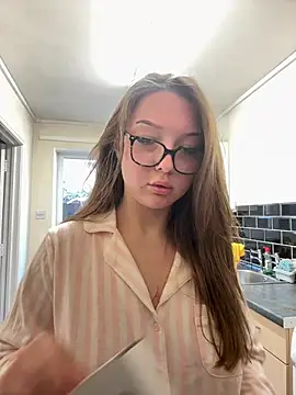 Snapshot of Bellesweett chatting on April 8, 2026, 5:03 pm Bellesweett online show from April 8, 2026, 5:03 pm