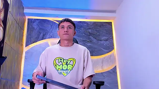 Snapshot of Matheus_Ic_ chatting on February 22, 2026, 6:20 pm Matheus Ic online show from February 22, 2026, 6:20 pm