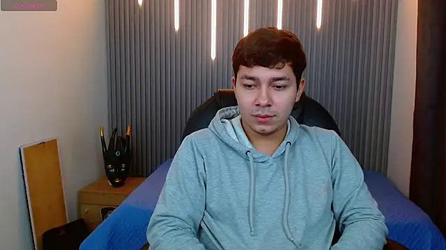 Julian Smith21 online show from March 25, 2026, 12:59 pm