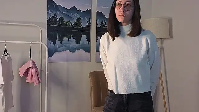 DoraWhitrock online show from February 22, 2026, 6:49 am