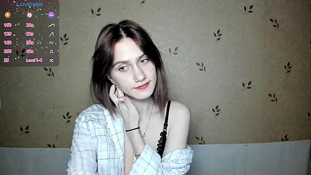 NicoleDaviss online show from March 5, 2026, 8:38 pm