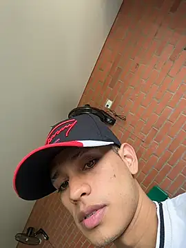 HarryGaze online show from April 14, 2026, 4:12 pm