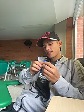 HarryGaze online show from April 15, 2026, 1:15 pm