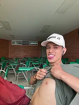 Snapshot of HarryGaze chatting on March 2, 2026, 2:57 pm HarryGaze online show from March 2, 2026, 2:57 pm