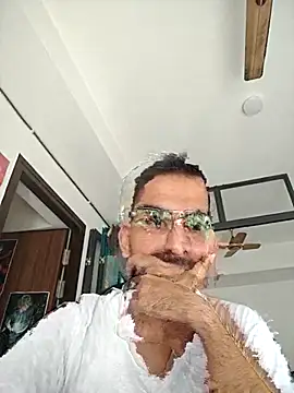 Snapshot of RonitVora chatting on July 22, 2026, 9:11 am RonitVora online show from July 22, 2026, 9:11 am