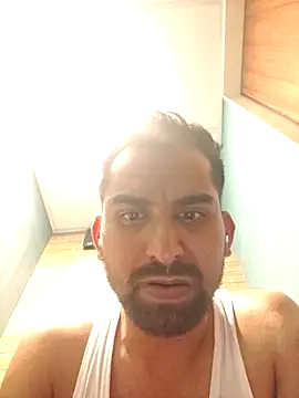 Snapshot of RonitVora chatting on May 18, 2026, 6:01 pm RonitVora online show from May 18, 2026, 6:01 pm