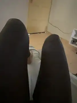 Cristal2342 online show from February 26, 2026, 1:33 pm