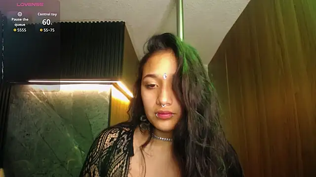 Snapshot of Aura_cute_ chatting on April 8, 2026, 3:19 am Aura cute online show from April 8, 2026, 3:19 am