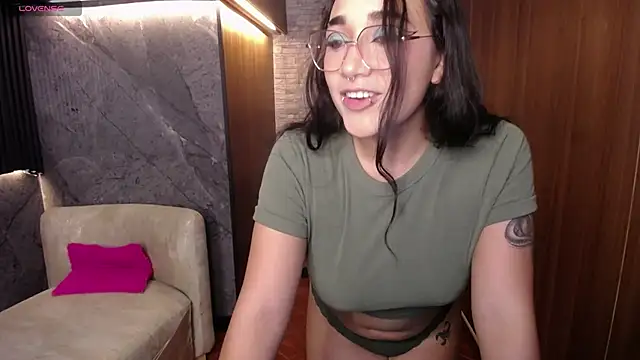 Snapshot of Aura_cute_ chatting on March 17, 2026, 12:35 am Aura cute online show from March 17, 2026, 12:35 am