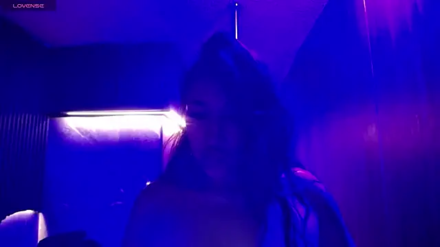 Snapshot of Aura_cute_ chatting on April 15, 2026, 4:18 am Aura cute online show from April 15, 2026, 4:18 am