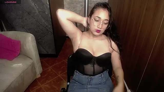 Snapshot of Aura_cute_ chatting on March 5, 2026, 3:47 am Aura cute online show from March 5, 2026, 3:47 am