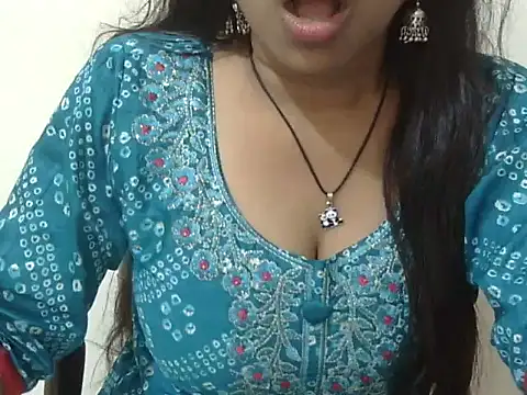 Snapshot of cute_momo_love chatting on June 14, 2026, 4:57 am cute momo love online show from June 14, 2026, 4:57 am