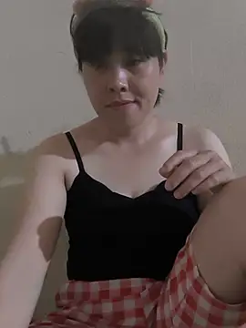 juicy-milu online show from June 7, 2026, 3:06 pm