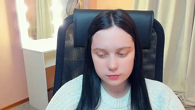 LynnaNull online show from February 26, 2026, 1:44 pm