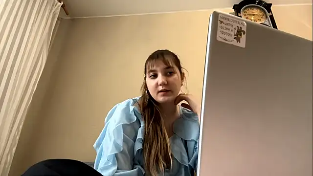 Snapshot of JanineThielman chatting on June 17, 2026, 1:10 pm JanineThielman online show from June 17, 2026, 1:10 pm