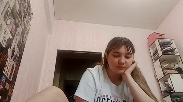 Snapshot of JanineThielman chatting on July 9, 2026, 5:30 am JanineThielman online show from July 9, 2026, 5:30 am