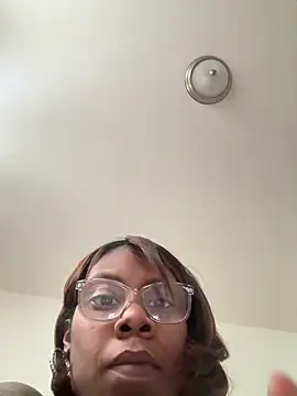 Snapshot of morena2019 chatting on February 22, 2026, 8:32 pm morena2019 online show from February 22, 2026, 8:32 pm